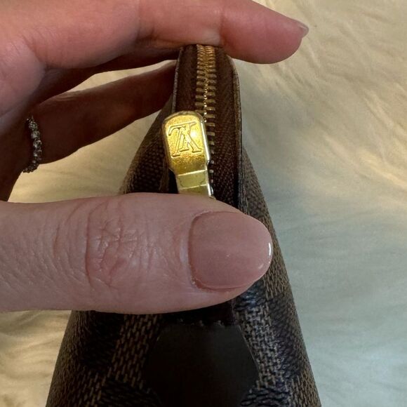 LOUIS VUITTON Damier Ebene Toiletry Cosmetic Pouch, Pochette Cosmetique - Picture 5 of 16